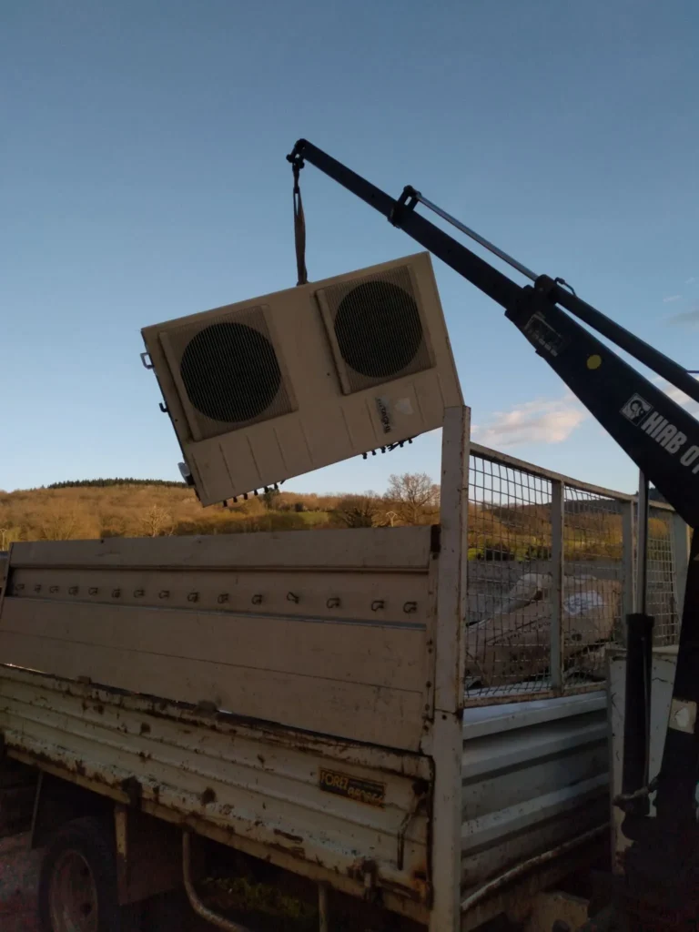 Enlèvement de ferraille au Creusot avec camion grue